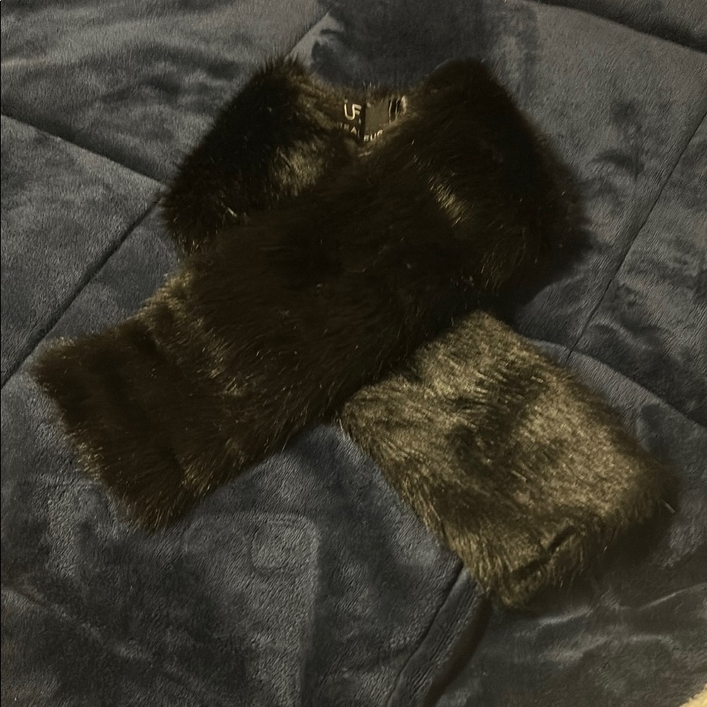 Wrap/scarf by Unreal Fur